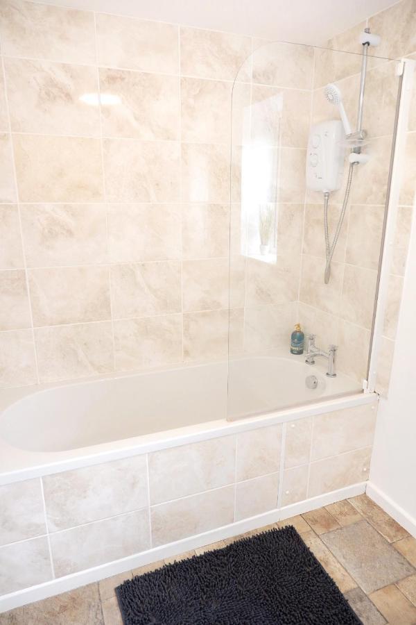 Comfortable And Cozy 4-Bedroom House Near The Hospital Кембридж Экстерьер фото